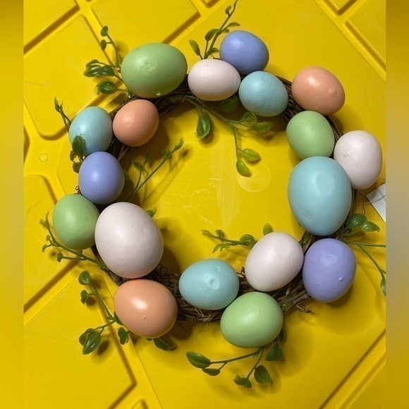 NWT SMALL EASTER EGG WREATH - Picture 1 of 3